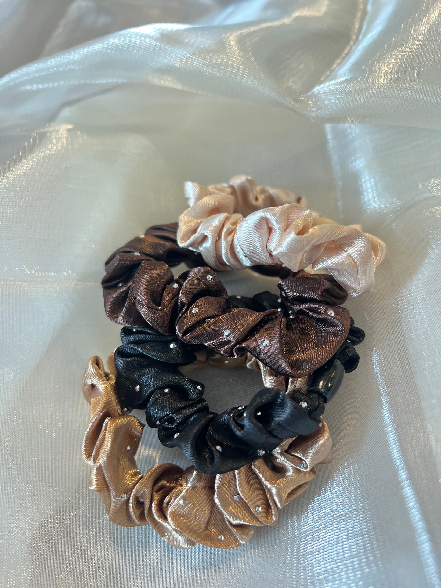4 diamond hair ties